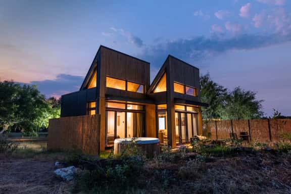 Suncatcher | Sun-Filled Villa + Private Hot Tub - Image 1