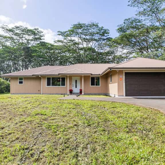 Peaceful Petfriendly Paradise Home | with A/C - Image 1