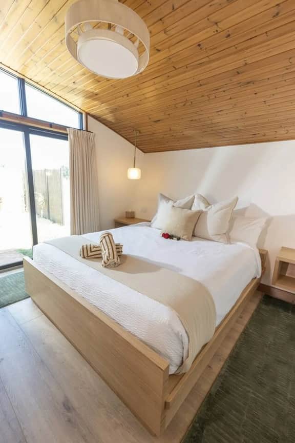 Cascade | Serene 1BD Villa with Private Hot Tub - Image 3